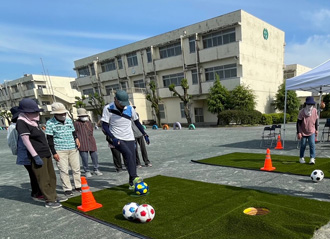 “スポーツのまち磐田” 親子三世代で楽しむ カップインフットボール教室